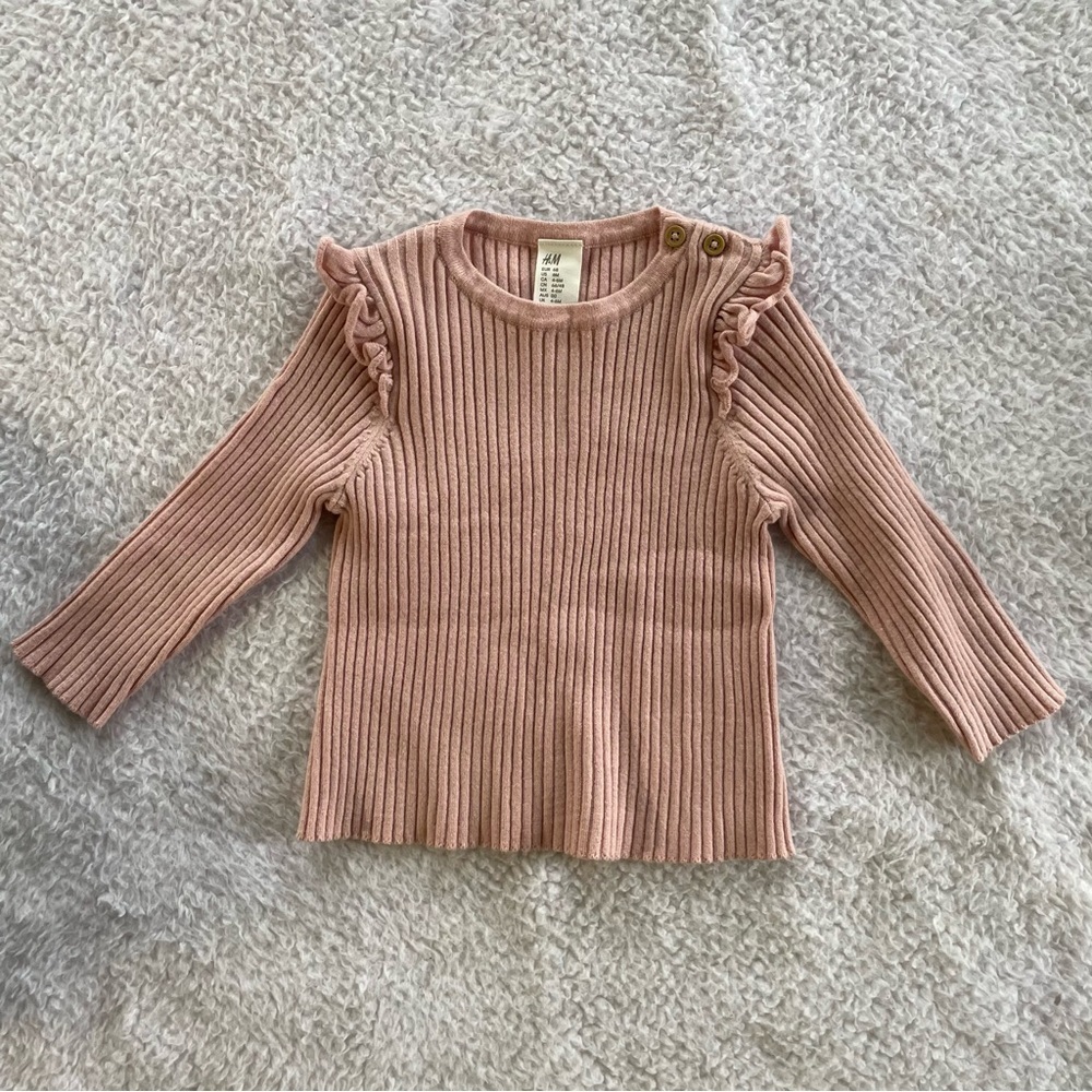H&M Knit Ruffle Set - Picture 3 of 10